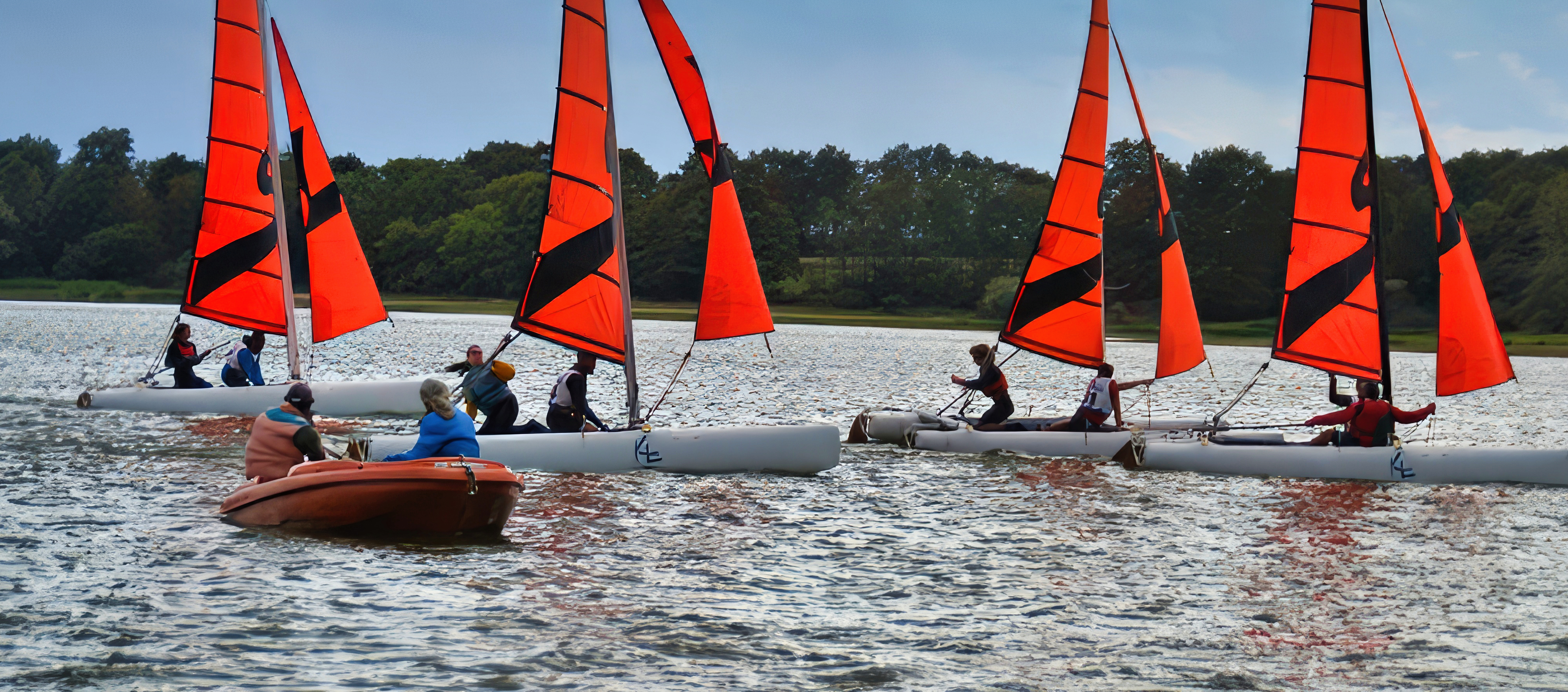 Cours de voile au Yacht Club Le Creusot